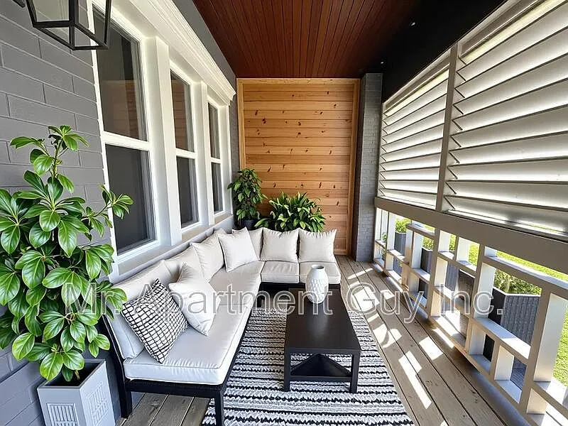 3 bed, 1.0 bath, $2,495 — Photo 3