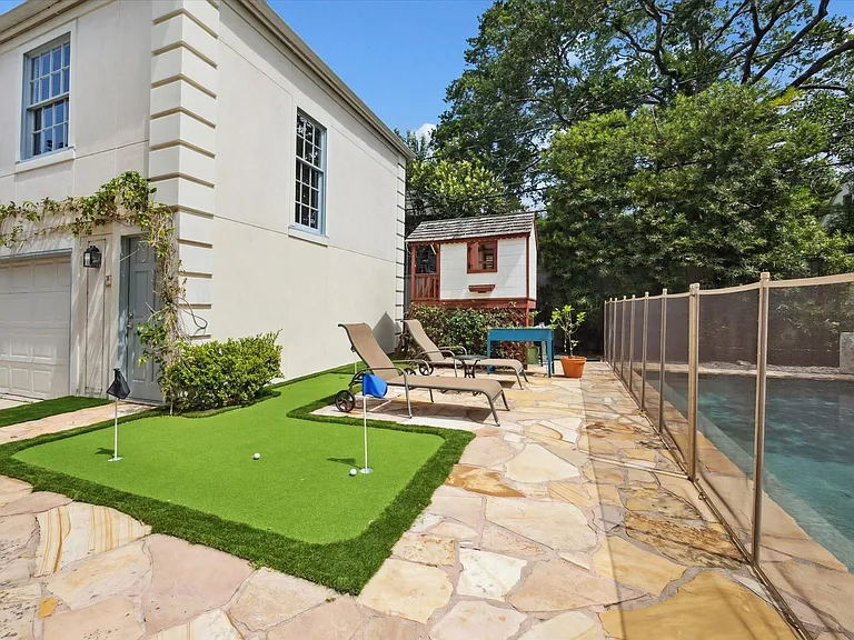 2510 Locke Ln — Photo 32