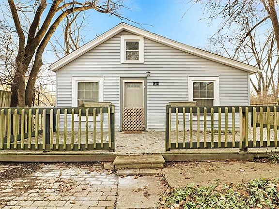 4th image of 1312 Harpst St
