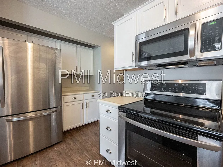 1092 Cobra Dr — Photo 17