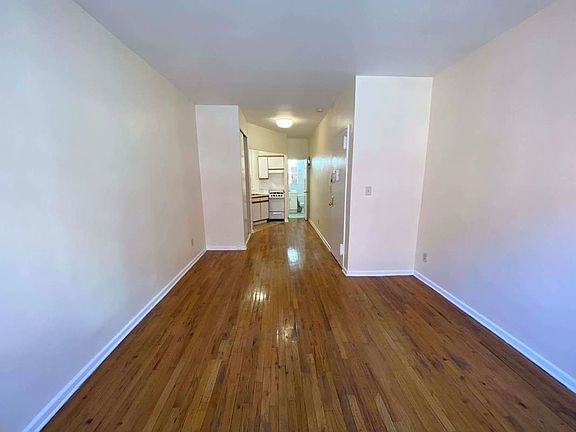 4th image of 240 E 89th St APT 1A