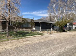 104 N 4th St, Saratoga, WY 82331