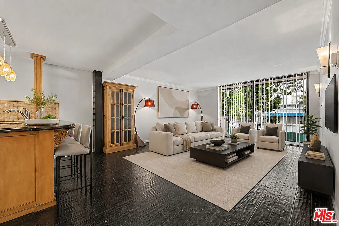 2 bed, 2.0 bath, 1088 sqft, $4,500 — Photo 3