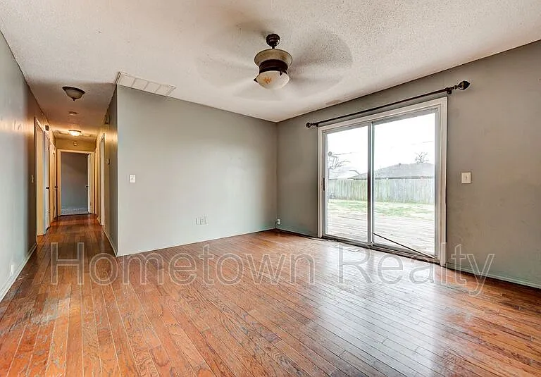 320 Cedar Crest Dr — Photo 9