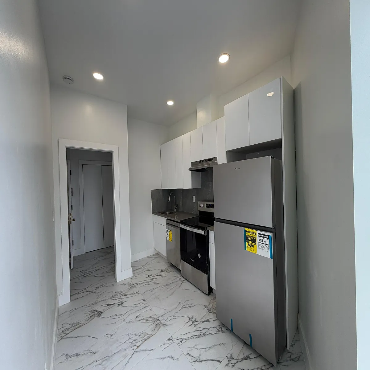 Building Photo - 91-04 43rd Ave #2