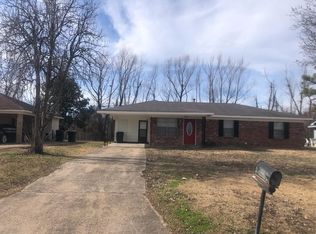 1726 Northview Dr, Greenville, MS 38703