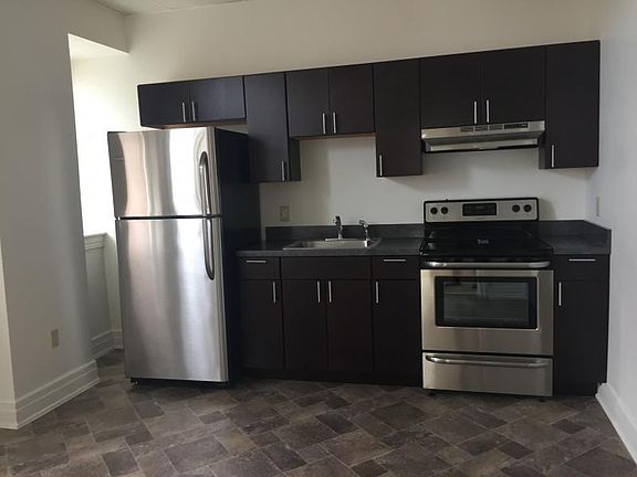 2nd image of 202 E King St