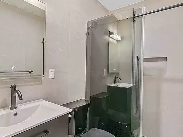 18 East 13th Street image 9 of 13