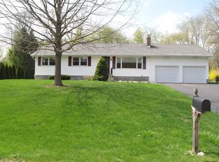 2 Cotton Ct, Clifton Park, NY 12065