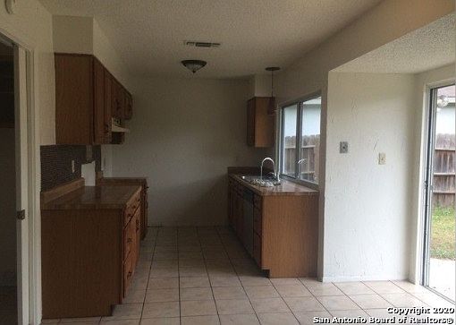 3rd image of 7531 Pipers Way
