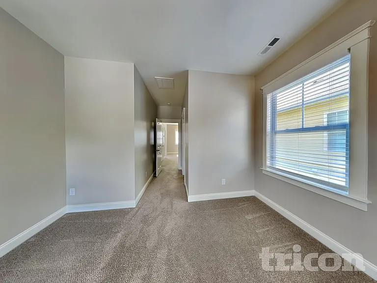 13528 Swinton Rd — Photo 5