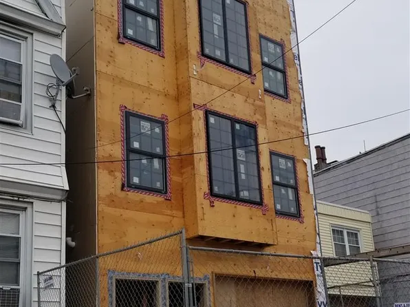316 Danforth Ave, Jersey City, NJ 07305
