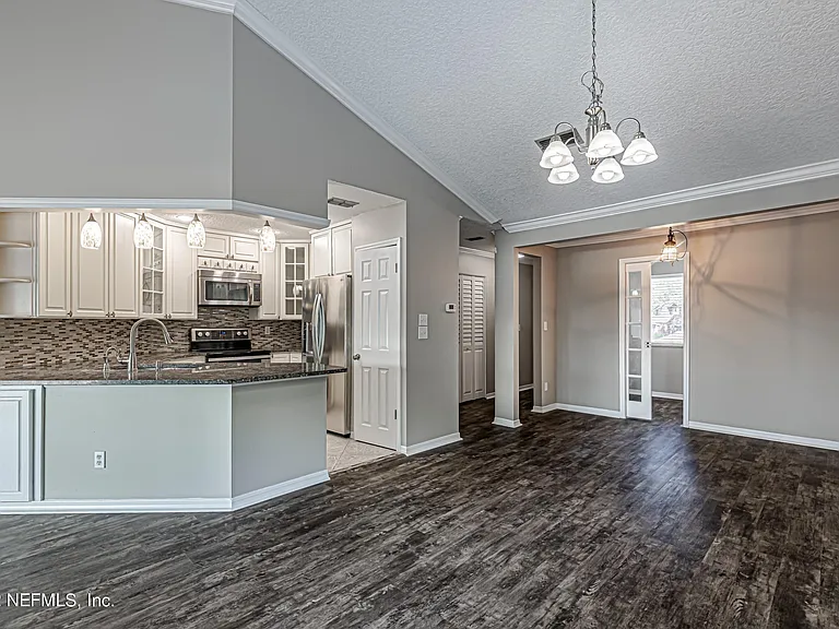 1909 University Blvd S #503 — Photo 9