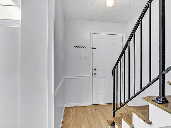 5th image of 2530 E North St Unit 16-L