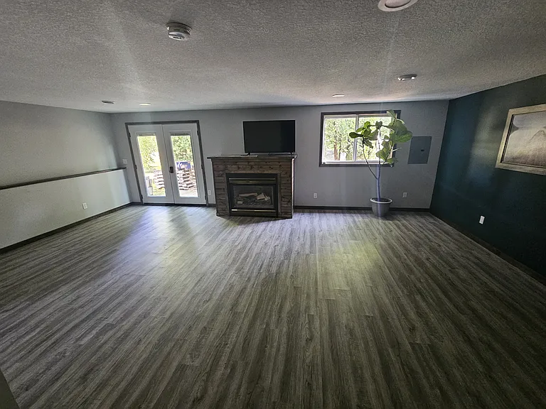 6284 Kahler Dr NE — Photo 3