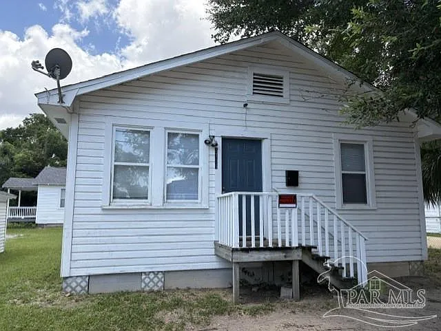 2709 N Davis Hwy