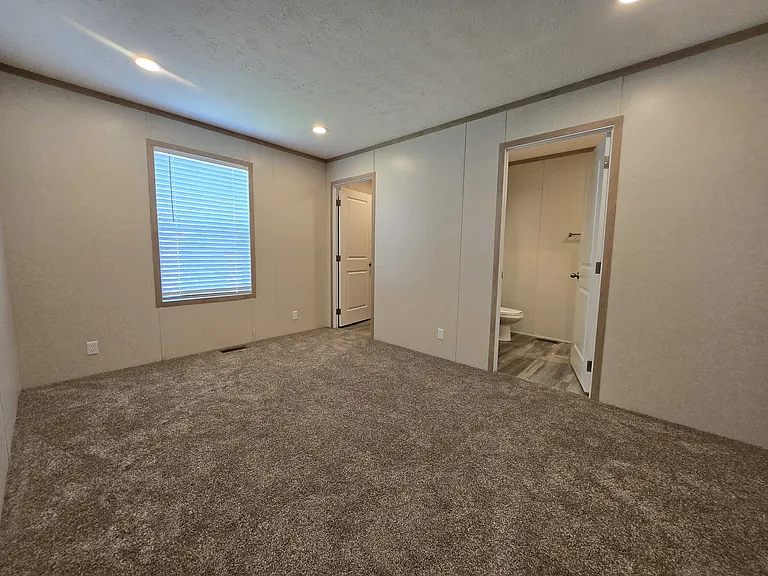 29800 Guilford Cir #109 — Photo 11