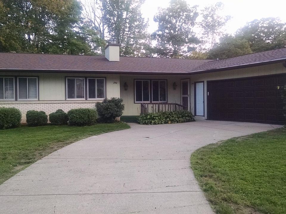 1st image of 2940 Okemos Dr SE