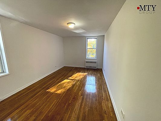 5th image of 5505 Woodside Ave APT 318