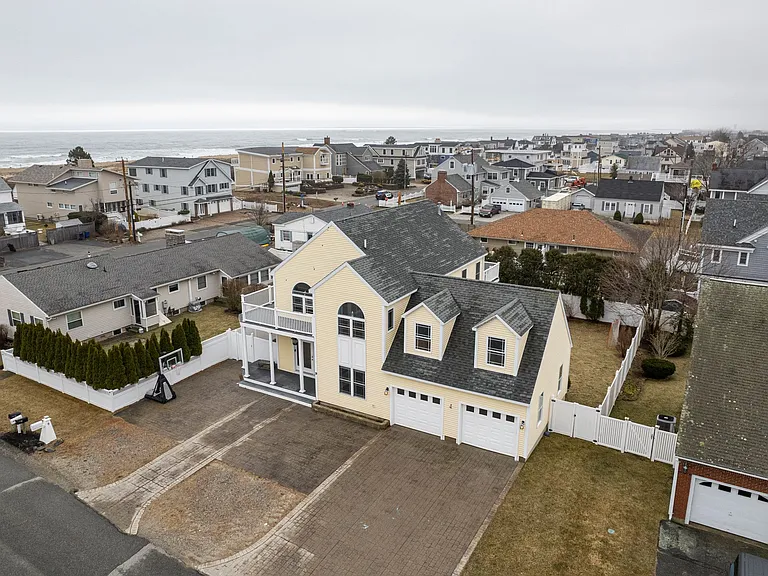 9 Lowell St — Photo 25