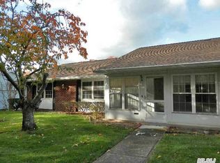 64 Enfield Ct UNIT A, Ridge, NY 11961