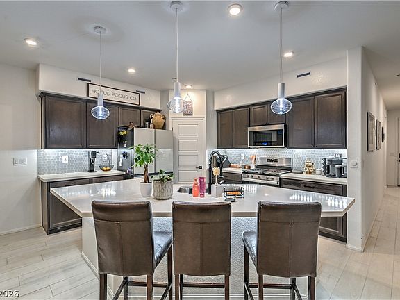 5th image of 607 Sylvan St