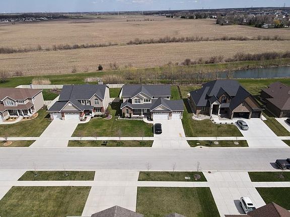 5th image of 9827 Garden Way