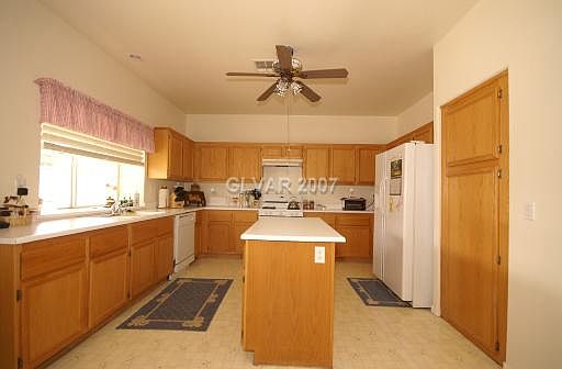 2nd image of 1125 Sport Of Kings Ave