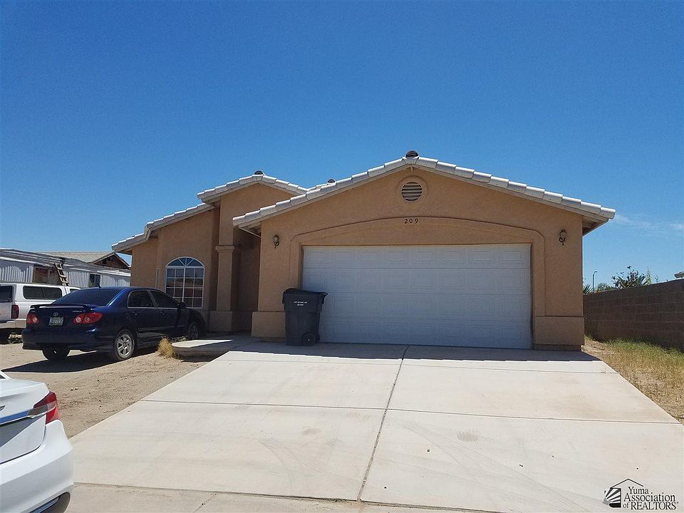 1st image of 209 E Juarez St