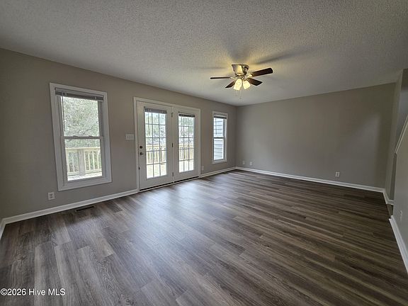 4th image of 123 Jackson Ave #B