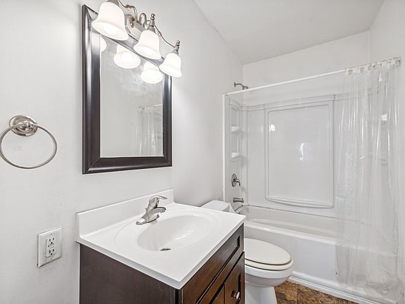 3rd image of 16 Eggers Ave APT 2