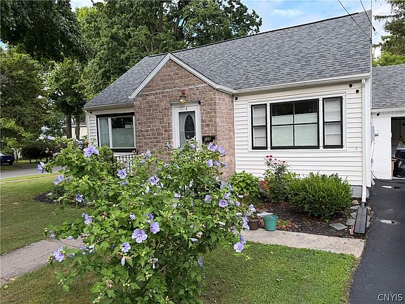 2nd image of 110 Meeker Ave