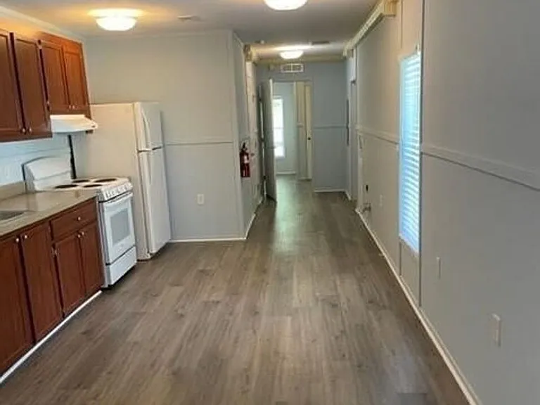 1025 Allen Pl SE — Photo 3