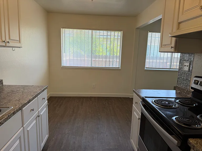 1329 E San Ramon Ave — Photo 16