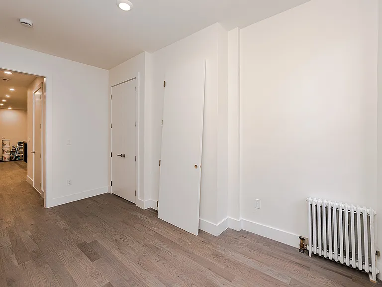 305 Harman St #1B — Photo 10