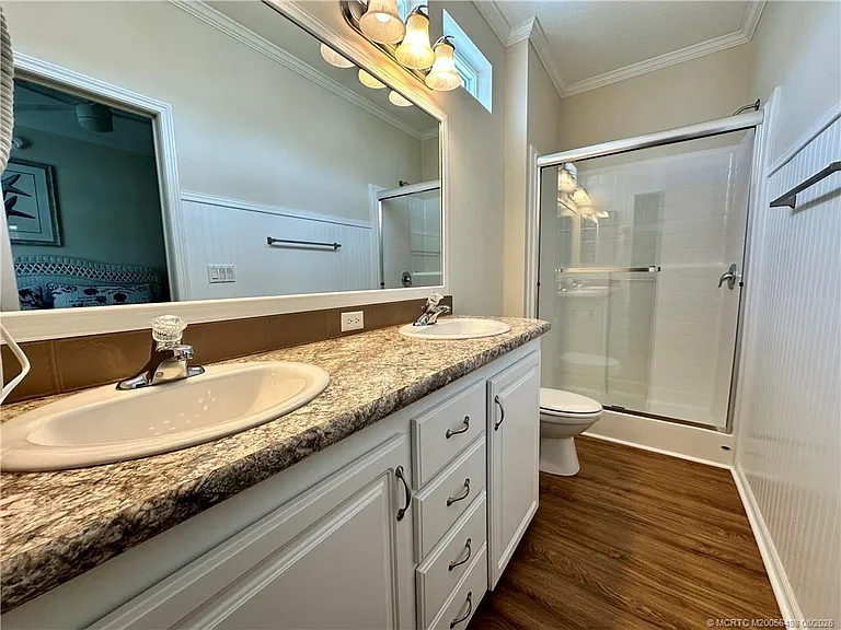 437 NE Intercoastal Dr — Photo 8