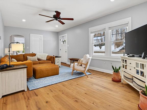 4th image of 2222 West Street