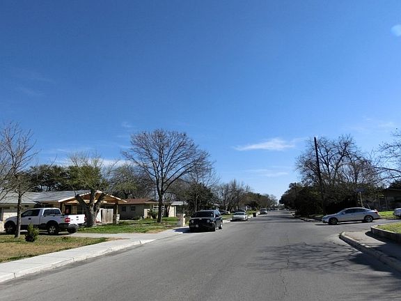 4th image of 8418 Republic Dr