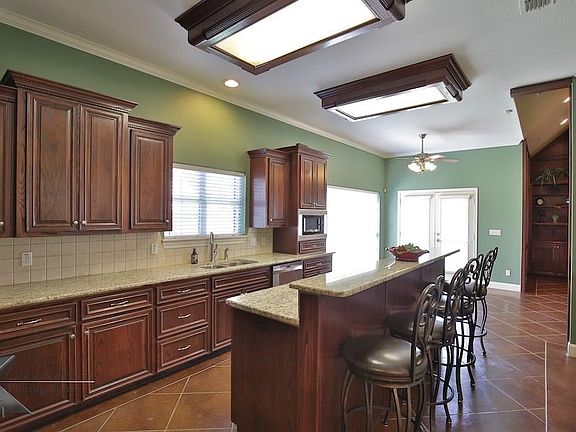 5th image of 641 Tamy Ct