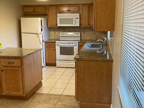 4th image of 4511 SW 6th Pl