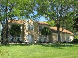 18299 Country Club Cir, Riverview, MI 48193