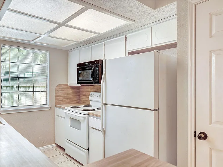 8704 Clearbrook Trl #A — Photo 14