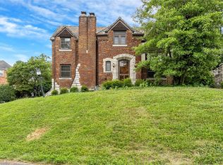 7230 S Winchester Dr, Saint Louis, MO