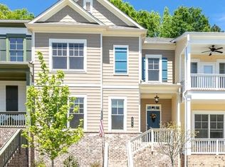 561 Suwanee Pass Trl, Suwanee, GA 30024