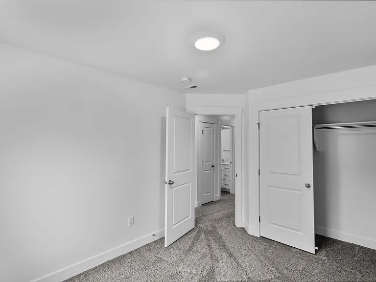 514 S 1215 W — Photo 2