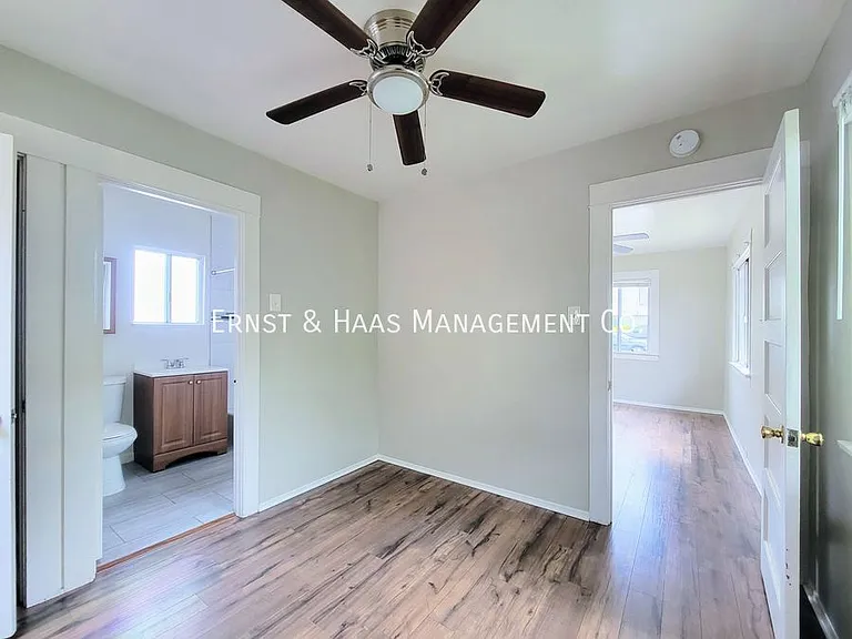 425 Redondo Ave #2 — Photo 15