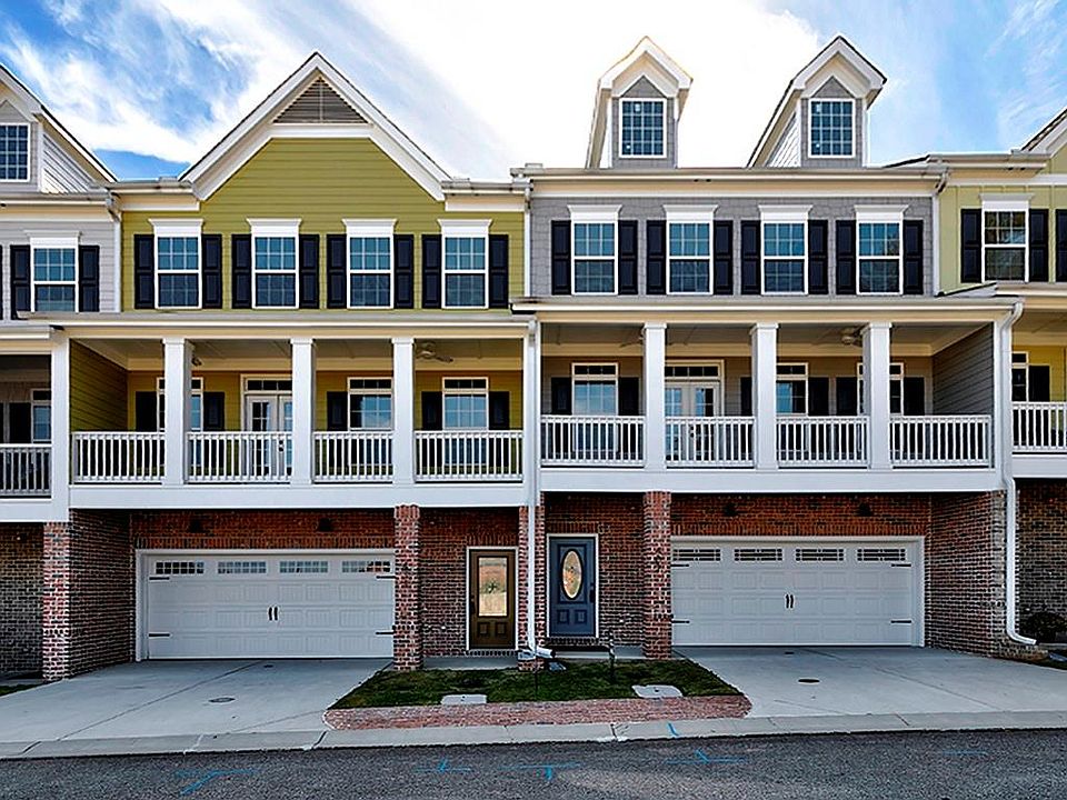 1st image of 407 Inglenook Walk SE