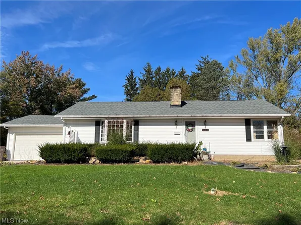 3183 S Jackson Blvd, Uniontown, OH 44685