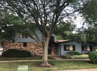 1590 Avati Ln APT D, Aurora, IL 60505