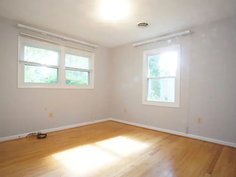 1105 Robin Rd — Photo 9